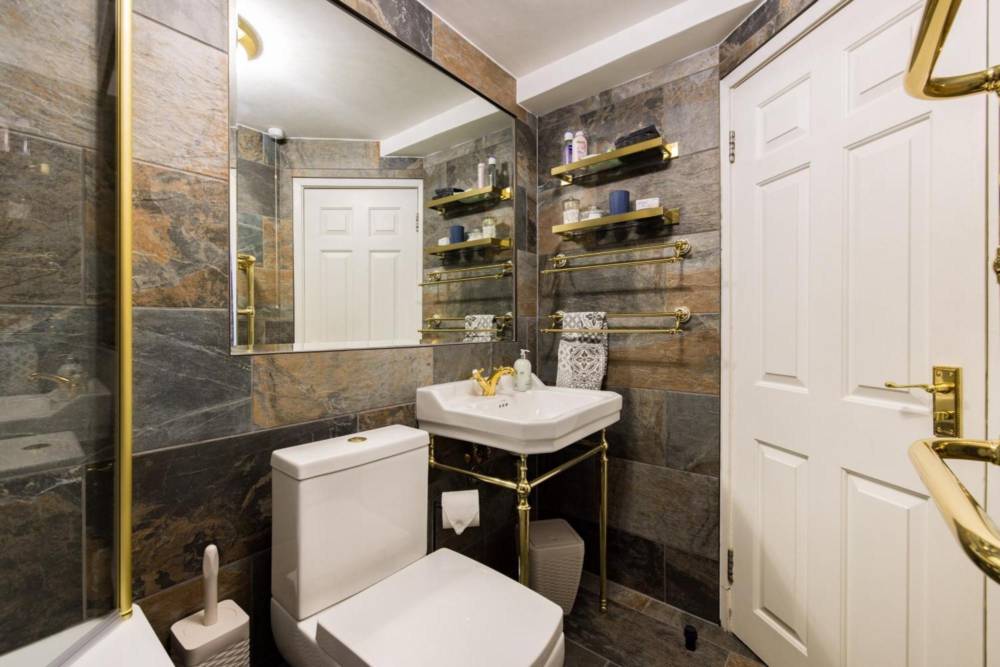 Mayfair 9-bed Townhouse - Sleeps 16 Patio & Ac * London