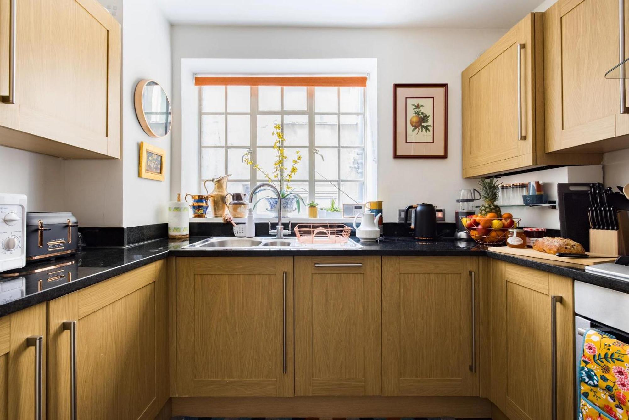 Mayfair 9-bed Townhouse - Sleeps 16 Patio & Ac Ferienhaus *