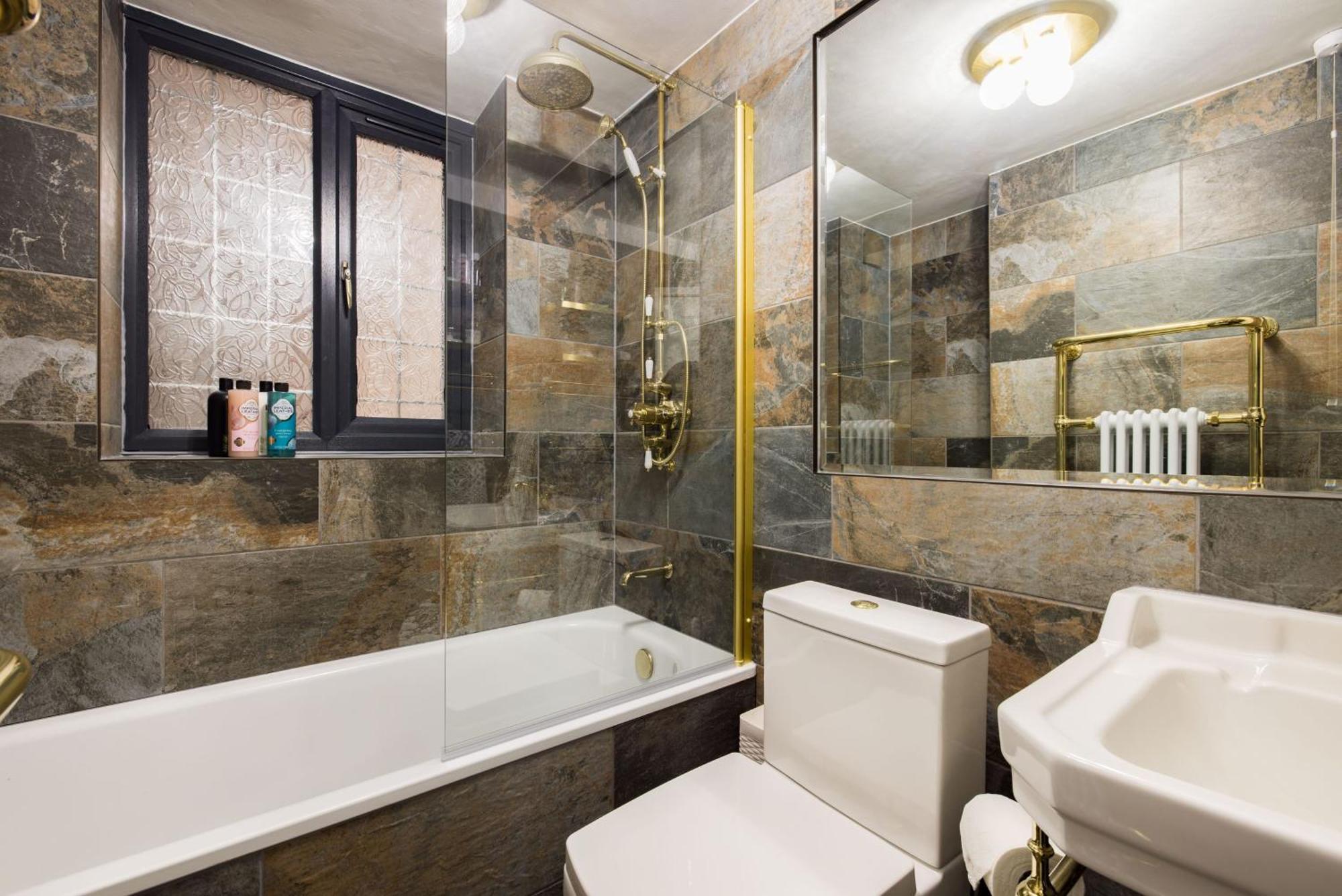Mayfair 9-bed Townhouse - Sleeps 16 Patio & Ac London