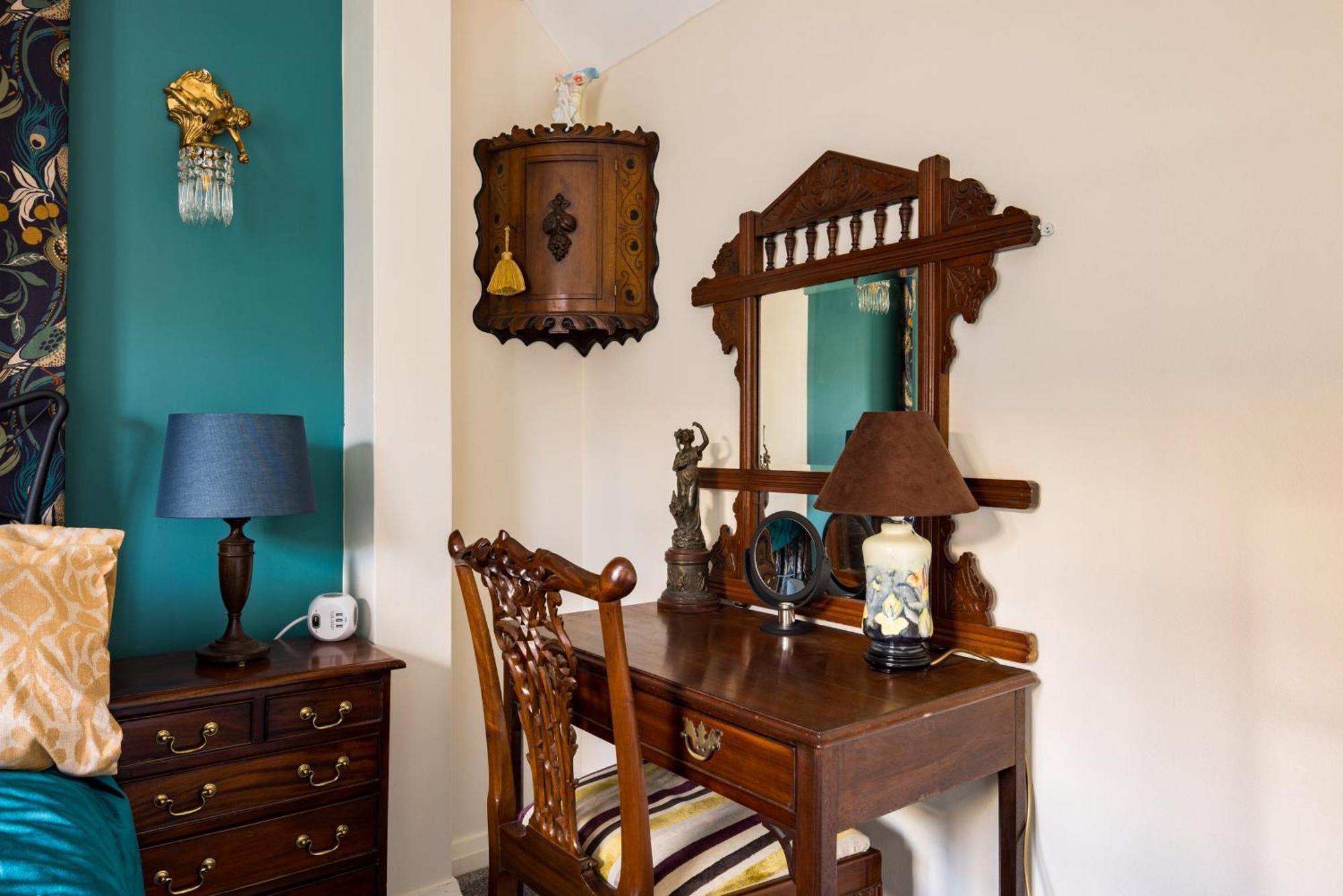 Ferienhaus Mayfair 9-bed Townhouse - Sleeps 16 Patio & Ac